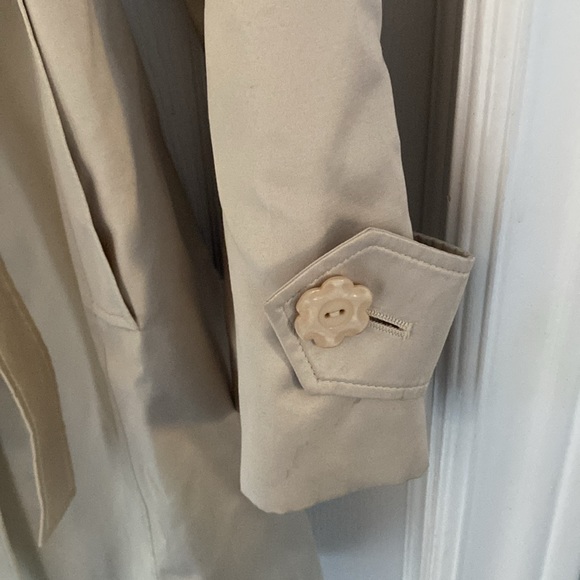 Trench Coat-size L - Picture 4 of 9